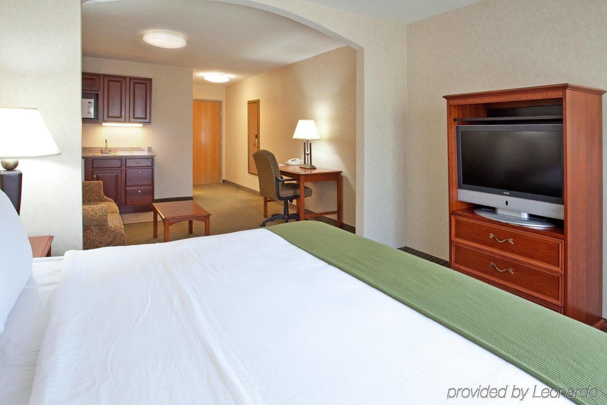 Holiday Inn Express Hotel & Suites Elkhart-South By Ihg Exterior photo